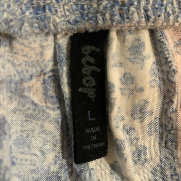 Tied, straight leg, beach pants. Tassel for the waistband. - Picture 3 of 3